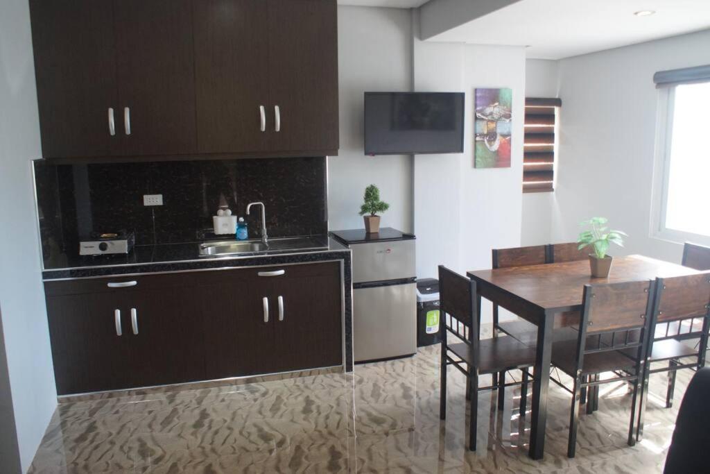 Avana Hills Tagaytay Villa Tagaytay City Buitenkant foto