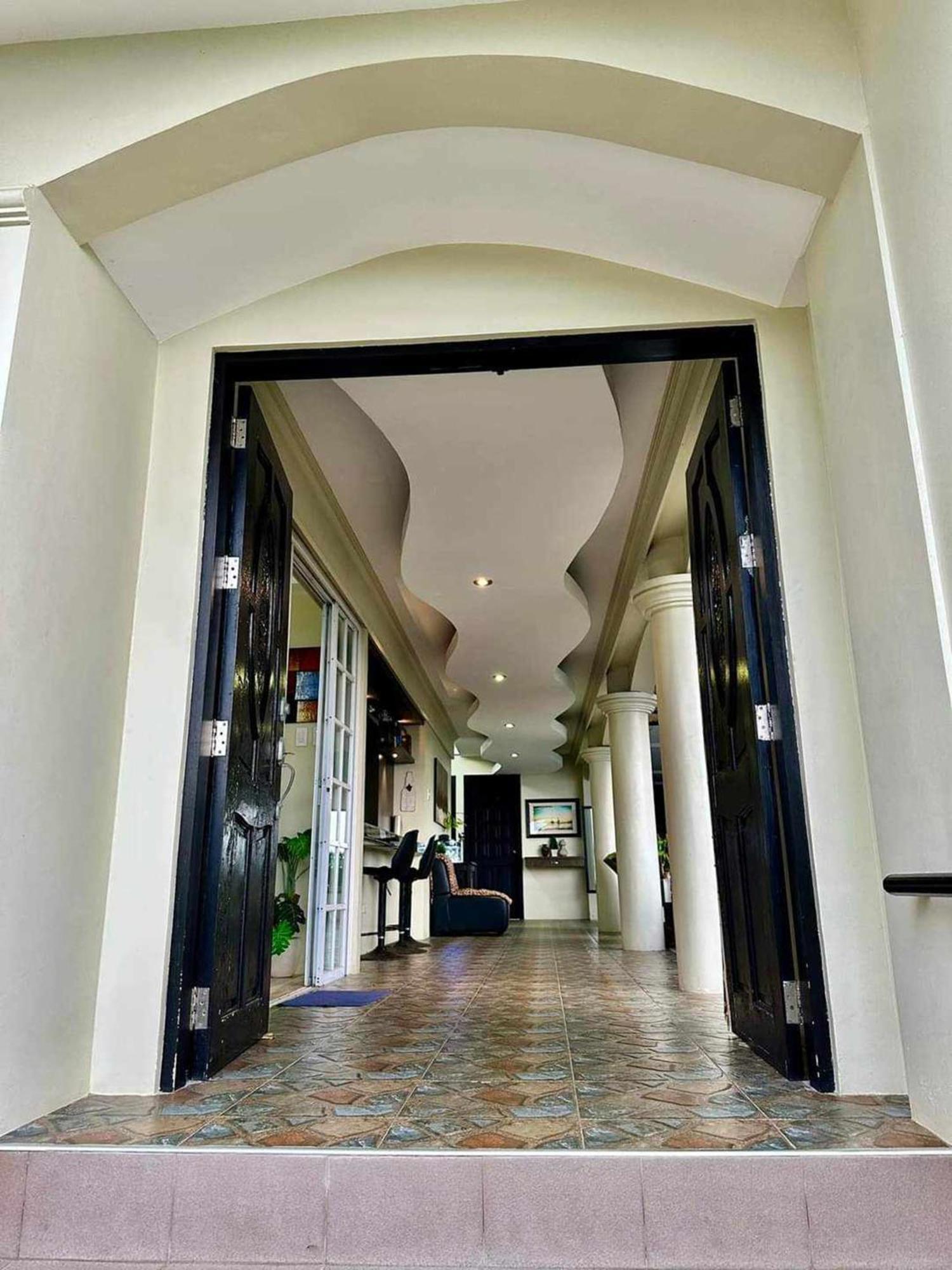 Avana Hills Tagaytay Villa Tagaytay City Buitenkant foto